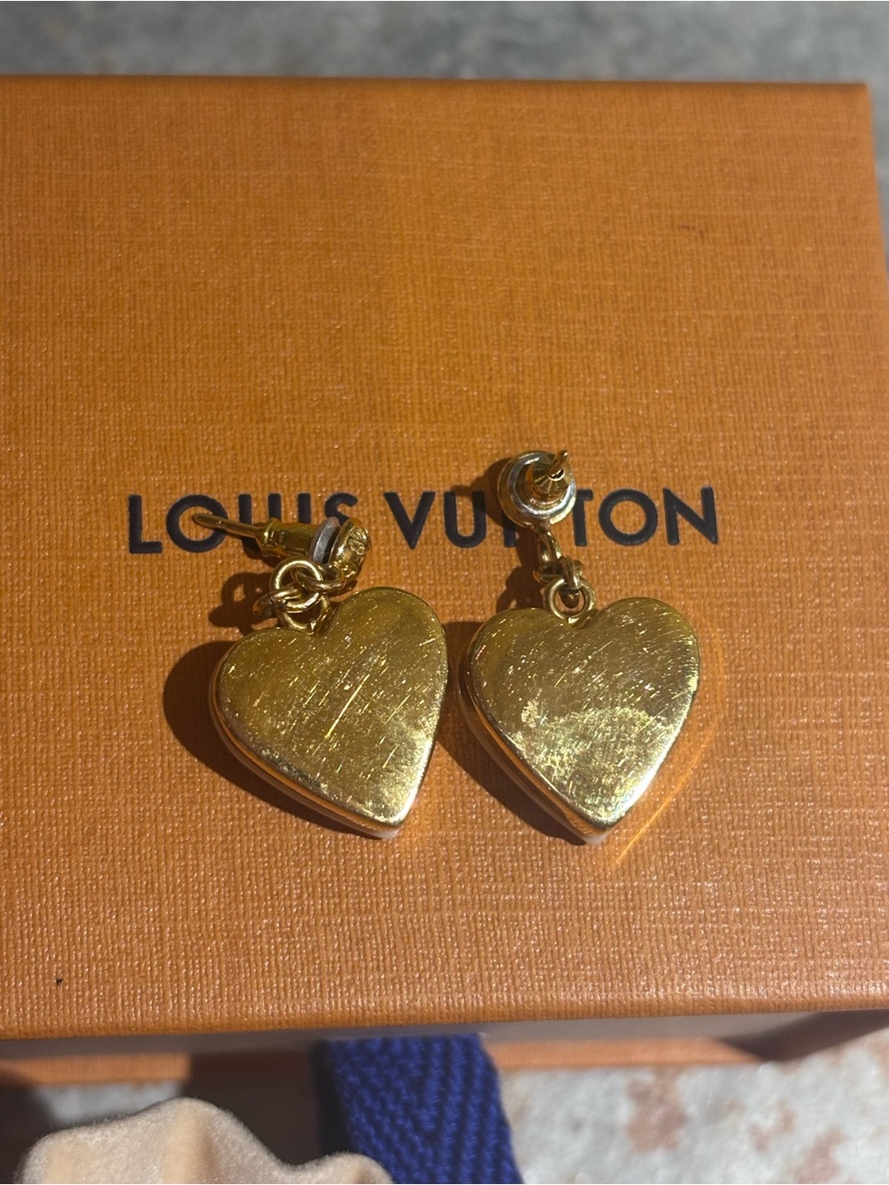Louis Vuitton Beige Heart Logo Drop Earrings with Gold Accents - Picture 4 of 7